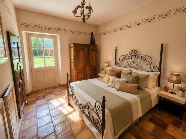 L'AME D'EOURES - BASTIDE PROVENCALE - 362 m² sur 1 hectare de terrain - Piscine - Garage