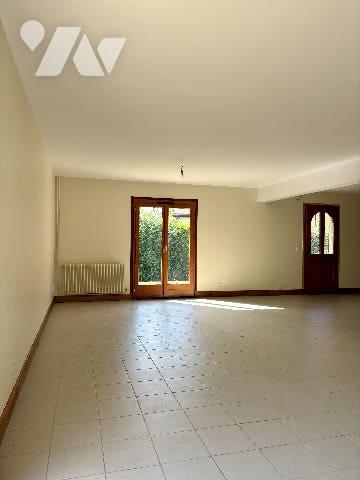 Maison au calme, fenêtres neuves !