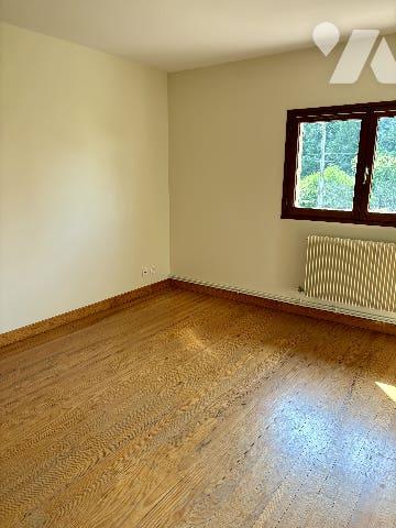 Maison au calme, fenêtres neuves !