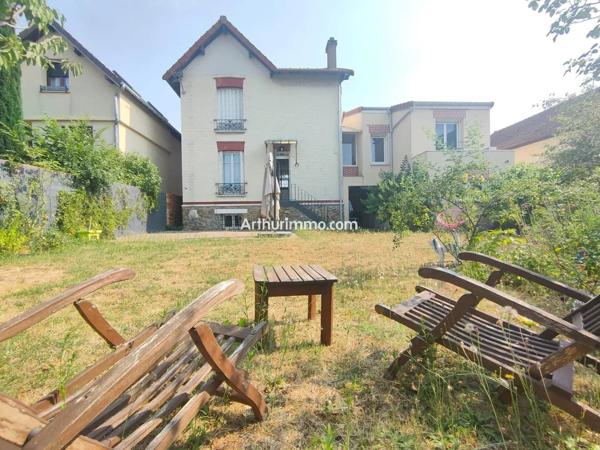 Location                                                      Appartement
                        
                     7 pièces                      155 m2                     à Sucy-en-Brie