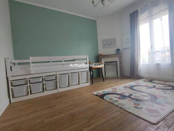 Location                                                      Appartement
                        
                     7 pièces                      155 m2                     à Sucy-en-Brie