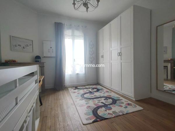 Location                                                      Appartement
                        
                     7 pièces                      155 m2                     à Sucy-en-Brie