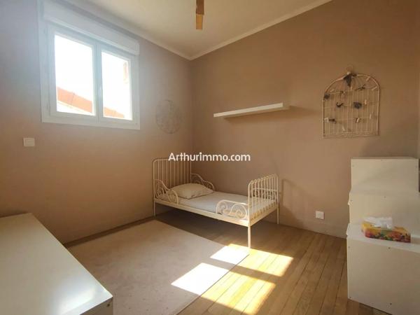 Location                                                      Appartement
                        
                     7 pièces                      155 m2                     à Sucy-en-Brie