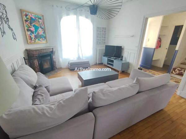 Location                                                      Appartement
                        
                     7 pièces                      155 m2                     à Sucy-en-Brie