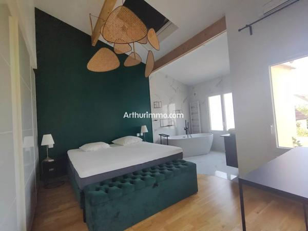 Location                                                      Appartement
                        
                     7 pièces                      155 m2                     à Sucy-en-Brie