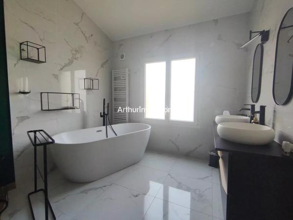 Location                                                      Appartement
                        
                     7 pièces                      155 m2                     à Sucy-en-Brie