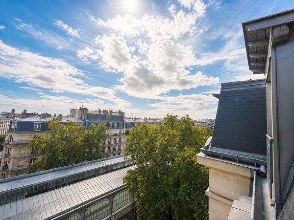 Paris 18 – Charmant 2 pièces traversant et lumineux