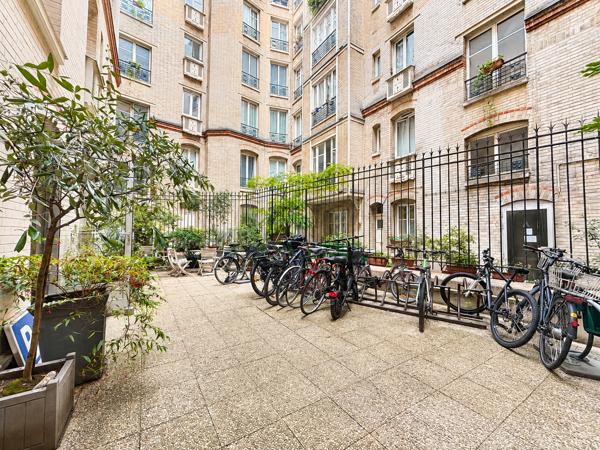 Paris 18 – Charmant 2 pièces traversant et lumineux