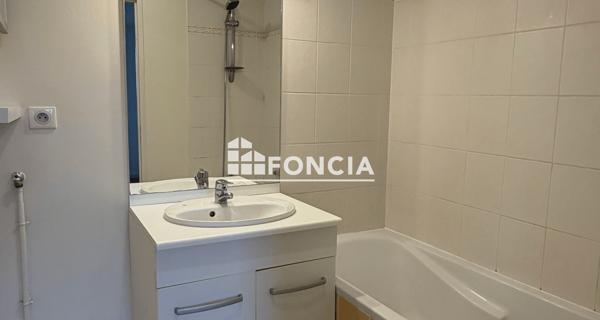 Location Appartement 2 pièces 46.1 m² - Lèves 28300