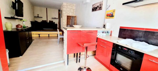 MAISON DE BOURG AUX CHARMES BUCOLIQUES