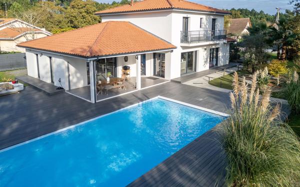 Maison à vendre    5 pièces •  Biscarrosse