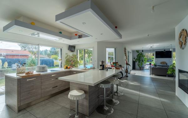 Maison à vendre    5 pièces •  Biscarrosse