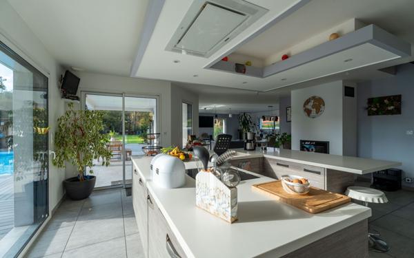 Maison à vendre    5 pièces •  Biscarrosse