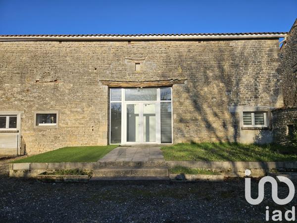 Maison de campagne 8 pièces de 276 m² à Villefagnan (16240)