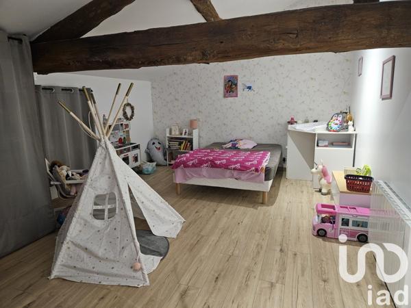 Maison de campagne 8 pièces de 276 m² à Villefagnan (16240)