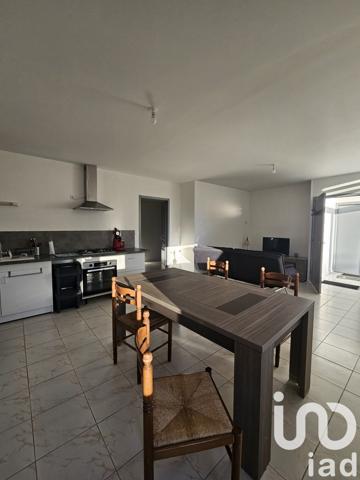 Maison de campagne 8 pièces de 276 m² à Villefagnan (16240)