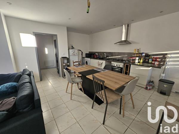 Maison de campagne 8 pièces de 276 m² à Villefagnan (16240)