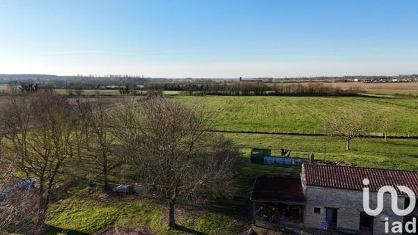 Maison de campagne 8 pièces de 276 m² à Villefagnan (16240)