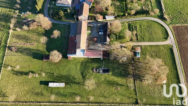 Maison de campagne 8 pièces de 276 m² à Villefagnan (16240)