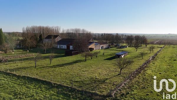 Maison de campagne 8 pièces de 276 m² à Villefagnan (16240)
