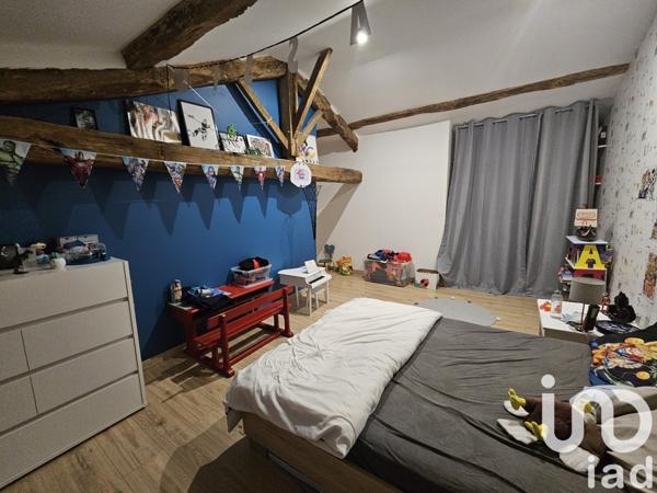 Maison de campagne 8 pièces de 276 m² à Villefagnan (16240)