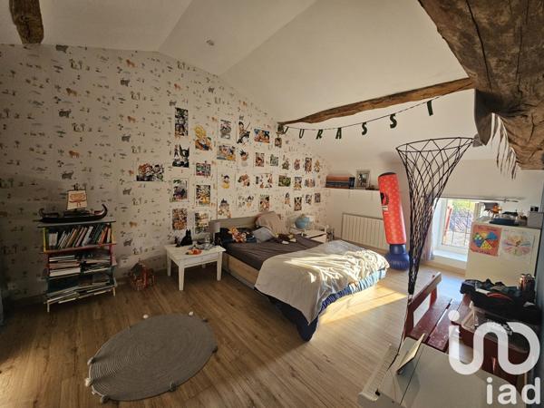 Maison de campagne 8 pièces de 276 m² à Villefagnan (16240)