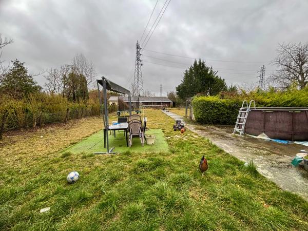 Maison familiale 4 chambres avec garage, piscine et terrain de 1 200 m² – Caussade (82)