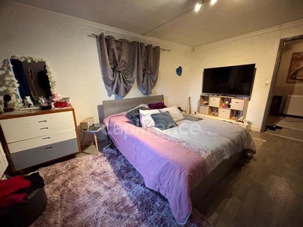 Maison familiale 4 chambres avec garage, piscine et terrain de 1 200 m² – Caussade (82)