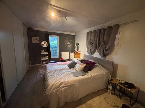 Maison familiale 4 chambres avec garage, piscine et terrain de 1 200 m² – Caussade (82)