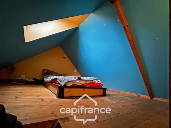 Authentique maison en pierre 10 pièces 220m² avec dépendances et parc arboré