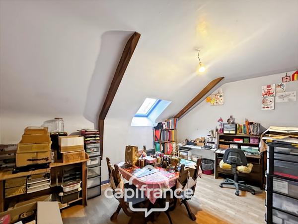 Authentique maison en pierre 10 pièces 220m² avec dépendances et parc arboré
