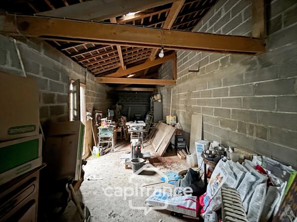 Authentique maison en pierre 10 pièces 220m² avec dépendances et parc arboré