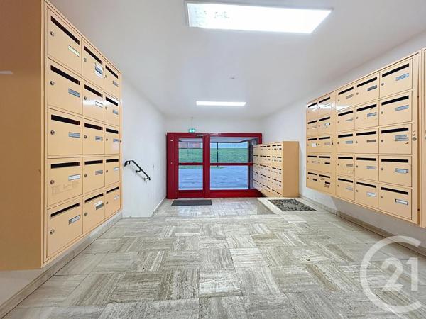 Appartement F2 à vendre  2 pièces - 47 m 2   MELUN  - 77