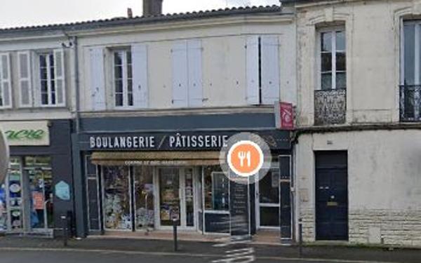 Immeuble à vendre    4 pièces •  Rochefort