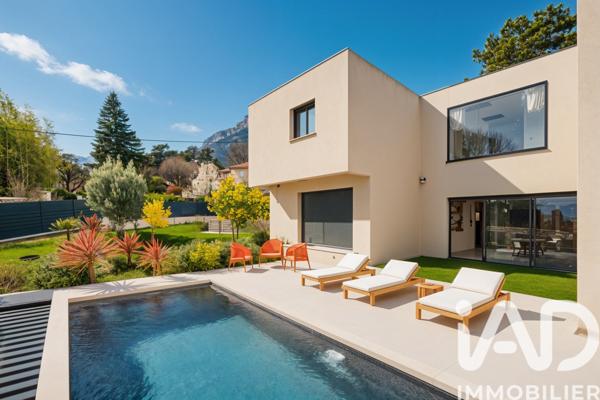 Maison à vendre 7 pièces 264 m² Seyssins