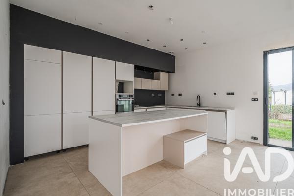 Maison à vendre 7 pièces 264 m² Seyssins