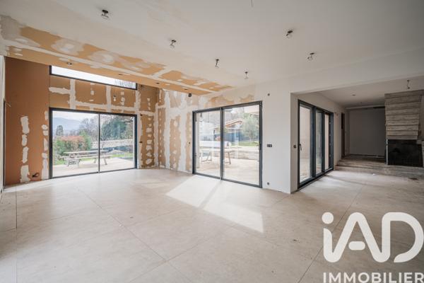 Maison à vendre 7 pièces 264 m² Seyssins