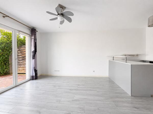 Appartement
         2 pièces
        - 42 m² Exclusivité 160 000 € *