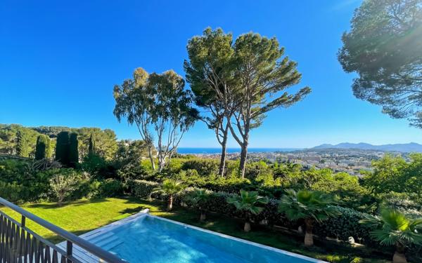 Maison à vendre    7 pièces • 372 m2 Mougins
