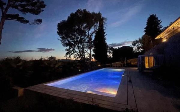 Maison à vendre    7 pièces • 372 m2 Mougins