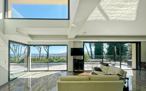 Maison à vendre    7 pièces • 372 m2 Mougins