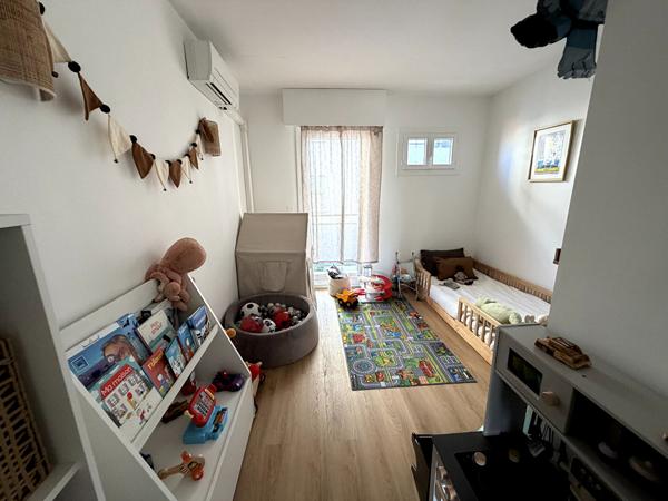 Appartement Marseille  7ème Saint Victor  3 pièce(s) 84 m² Cave Balcon