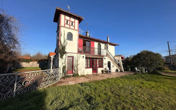 Maison à vendre    6 pièces • 220 m2 Villenave-d'Ornon