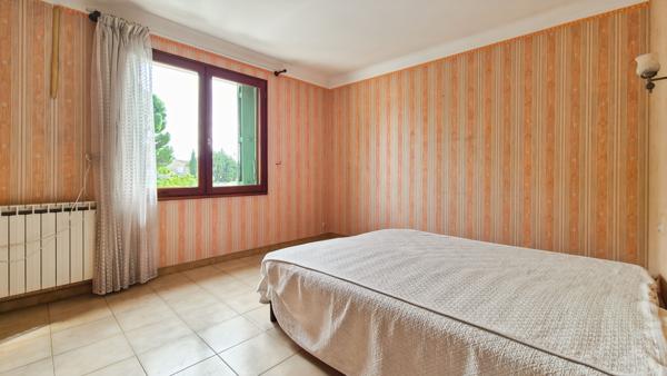 ROGNONAS - Maison traditionnelle 183 m2 avec appartement