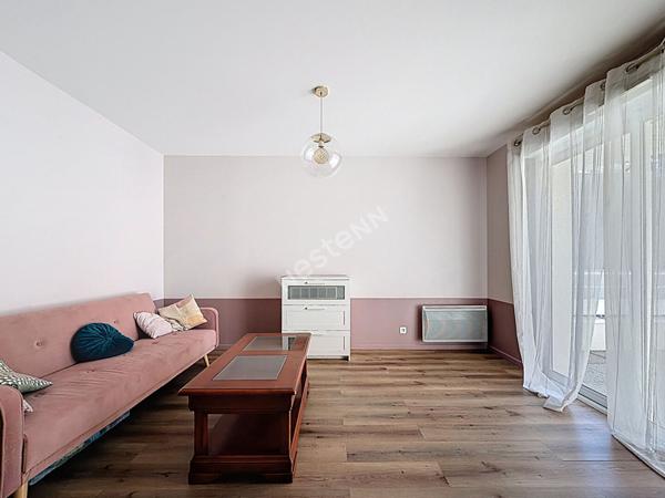 NANTES JONELIERE / FACULTÉS : Charmant appartement T2 avec terrasse sud + garage fermé, résidence de 2010 ravalée en 2023, Rare sur le marché !