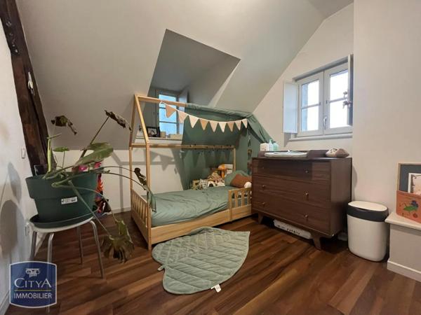 Appartement à louer 5 pièces 104m²