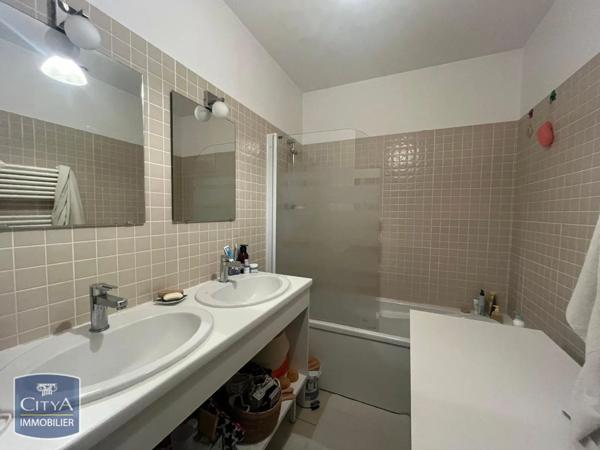 Appartement à louer 5 pièces 104m²