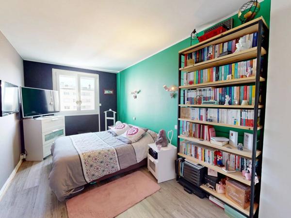 Appartement de Type 4 avec balcon et Garage, Ascenseur