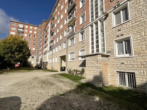 Appartement de Type 4 avec balcon et Garage, Ascenseur