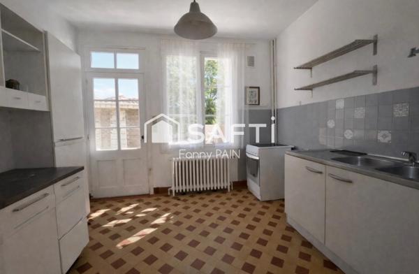 Charme et potentiel - 3 chambres - garage